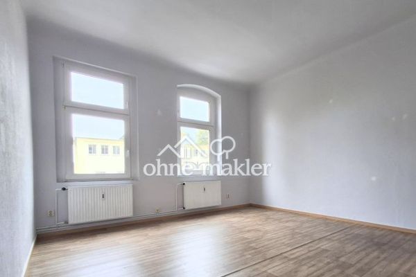2-Zimmer-Wohnung mit 88 m² im 1. OG – unrenoviert