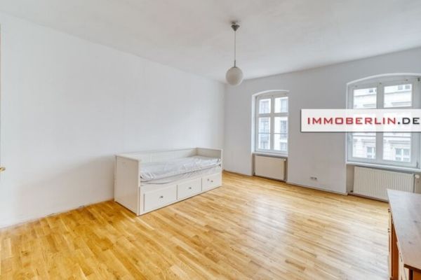 IMMOBERLIN.DE - Spacious well-kept period apartment in a quiet city location near Engelbecken
