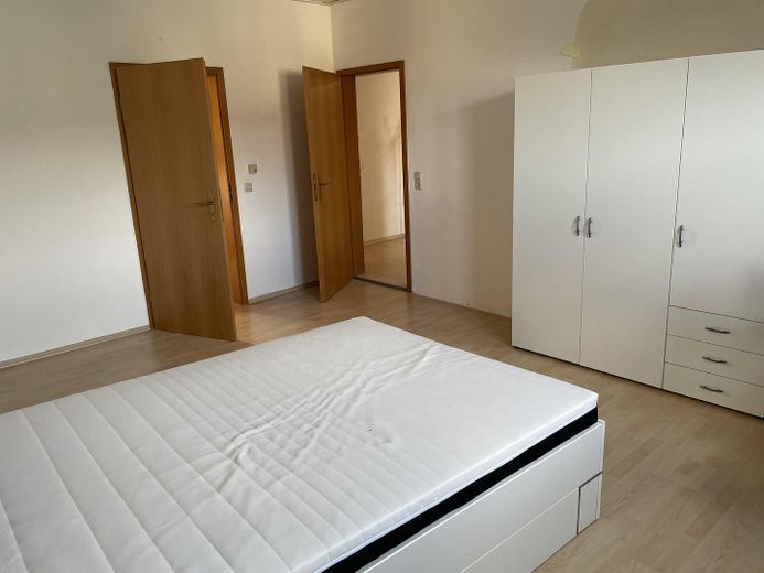 Renoviertes WG Zimmer in bevorzugter Lage in Bad Cannstatt (bitte Handynummer angeben) – Zimmer