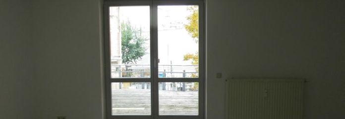 ¡Apartamento reformado de 2 habitaciones con gran balcón en la 1.ª planta en el centro de la ciudad!