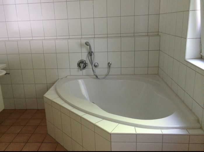 Top attrezzato, quartiere di ville, con terrazza – Foto 11