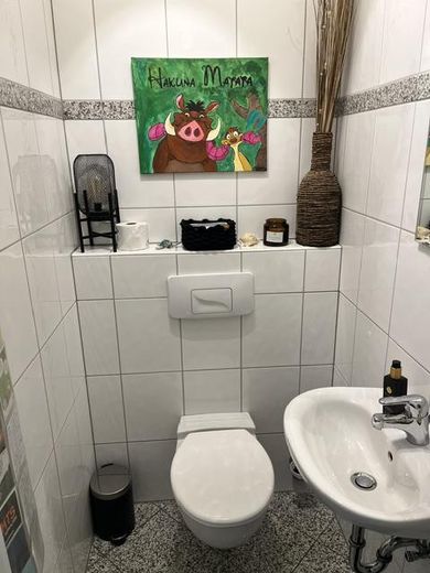 Hochwertige helle 3-Zi.-Whg., Einbauküche u. Balkon, in modernem 4-Fam.-Haus, Bestwohnlage Groovnähe – Gäste-WC