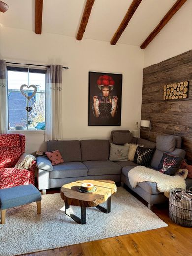 Modernes Landhaus mit 95m² Gewerbeeinheit - vielseitig nutzbar – Wohn- und Essbereich