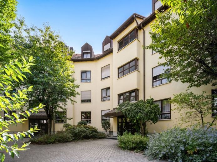 *SENZA PROVVIGIONE A CARICO DELL’ACQUIRENTE*: appartamento libero di 2 locali con cucina componibile, balcone e posto auto interrato ad A-Lechhausen – Foto 1