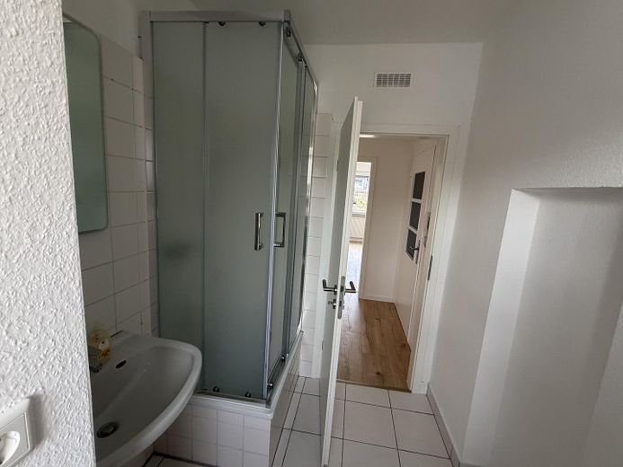 Badezimmer (Ansicht 1)