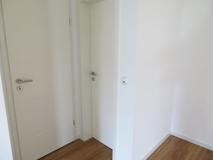 *Erstbezug nach Sanierung* 4 ZKB-Whg. 104 m² mit Terrasse & optionaler EBK – Diele 4