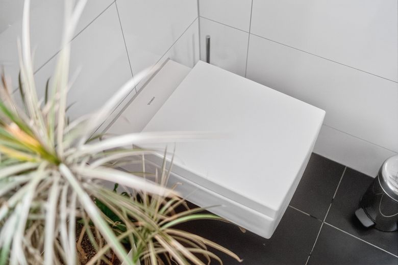 Stilvoll wohnen in der Esslinger Altstadt - 4,0 Zimmer Wohnung (provisionsfrei & leerstehend) – Gäste WC