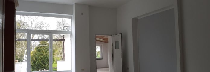 Wohnküche mit Tür Kaminzimmer