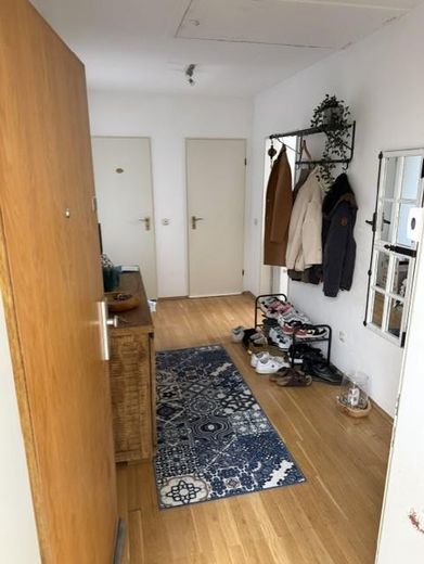 Lichtdurchlüftete 95m² Wohnung im Herzen von Eilendorf – Flur