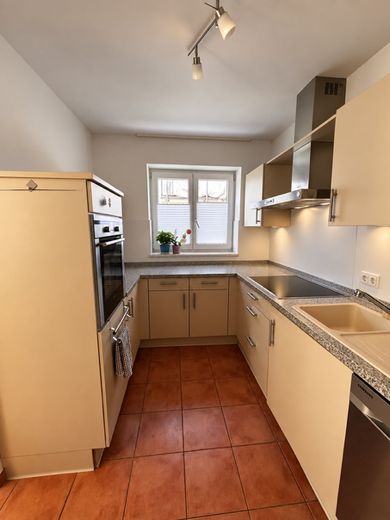 VON PRIVAT – Helle 3-Zimmer-Wohnung mit großem Südbalkon – Küche