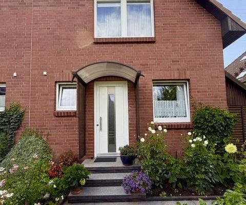 Gepflegte Doppelhaushälfte mit Privatgarten und Terrasse in begehrter Familienlage Sasel
