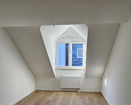 Modernes Wohnen in zentraler Lage – 4-Zimmer-Wohnung nach Sanierung