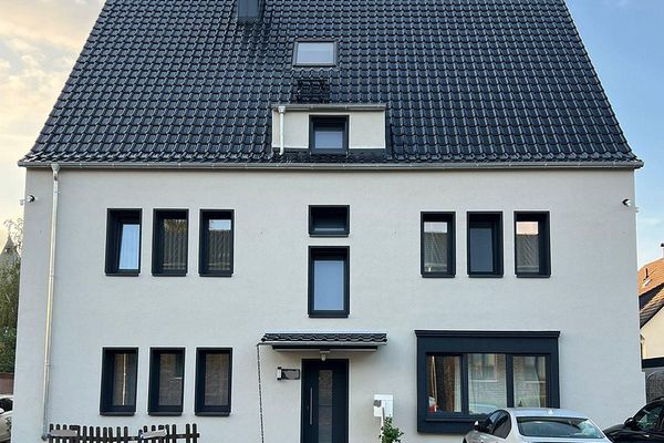 Frisch modernisierte 2,5-Zimmer-Dachgeschosswohnung in Dortmund-Brackel – sofort bezugsfrei