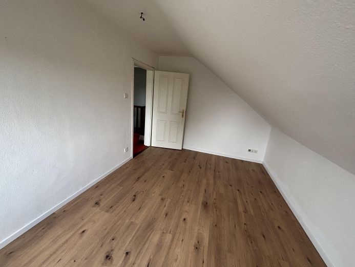 Arbeits- oder Kinderzimmer