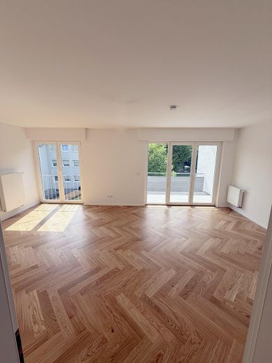 Po prostu się wprowadź – wyremontowane 4-pokojowe mieszkanie z balkonem od strony zachodniej – Wohnzimmer