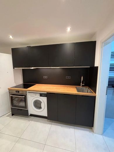 Bright shared-flat room looking for a new resident/ Kreuzhofstraße 6, Munich/ WE41 / room 3 – Küche