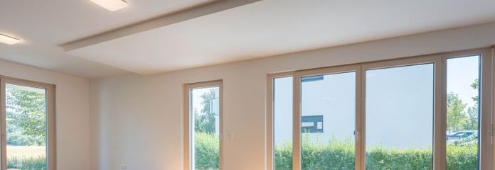 Barrier-free first occupancy: Like-new apartment with two terraces, fitted kitchen and views of the fields