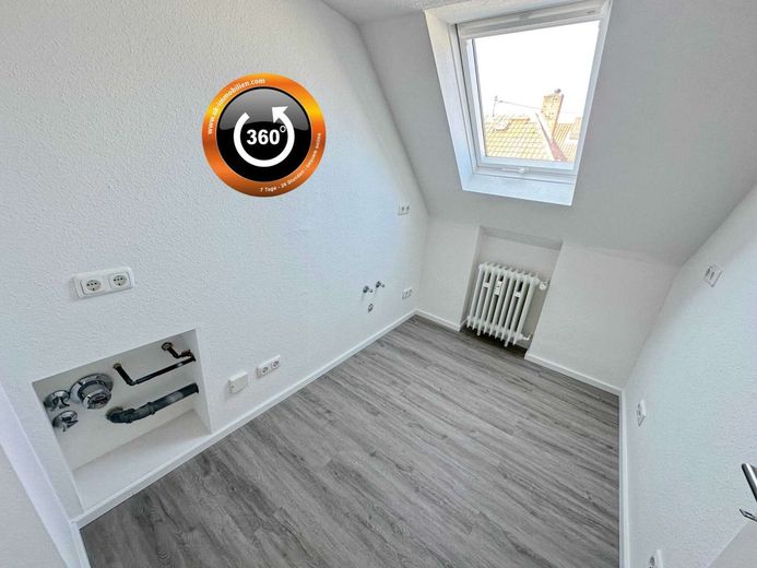 Erstbezug nach Sanierung 2,5-Zi-Whng im Dachgeschoss mit Gartenidylle – Küche