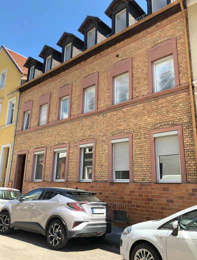 *FT-City* große 5ZKB Dachgeschosswohnung in Frankenthal-City – Hausfront