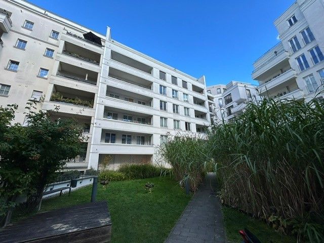 ruhige 4 Zi.-Whg mit Südloggia zum grünen Innenhof in Berlin Mitte – provisionsfrei – ansprechender Innenhof