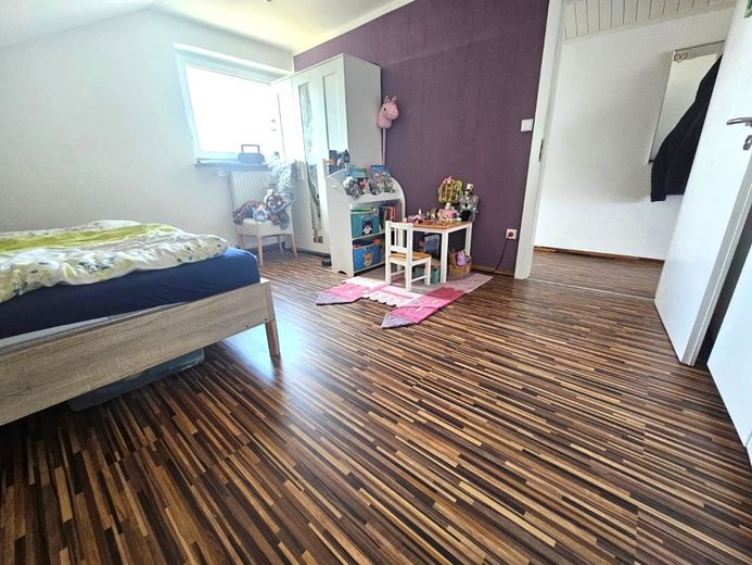 Provisionsfrei! Helle Dachfeschosswohung mit grossem Garten – Foto 6