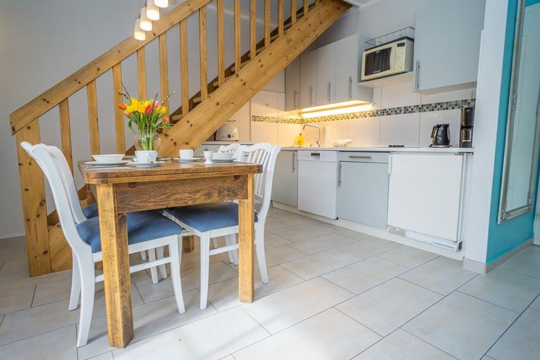 List/Sylt: charmante Eigentumswohnung Obergeschoss (1.Stock) + DG – Wohnzimmer Koch- Essbereich