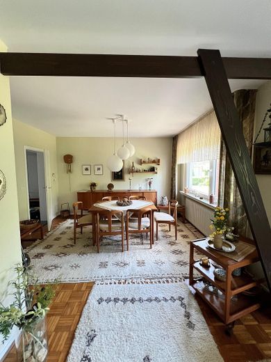 **Bonn-Röttgen - Charmantes Haus mit idyllischem Garten sucht neues Familienglück** - PRIVATVERKAUF – Esszimmer