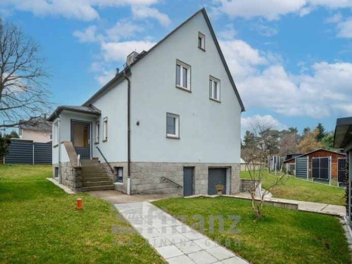 Einfamilienhaus mit Pool, PV-Zaun & Wallboxen in Niederwürschnitz – Foto 1