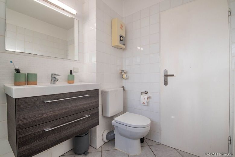 Hochwertig renovierte Eigentumswohnung in guter Lage Hannovers  -  Wohntraum in Gross-Buchholz! – Badezimmer Ansicht 2