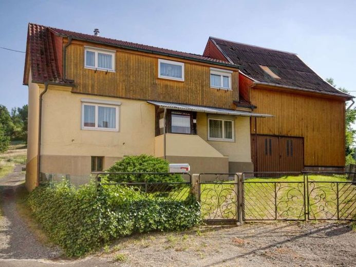 Little money, lots of space: House for hands-on renovators in the Vorderrhön – Foto 1