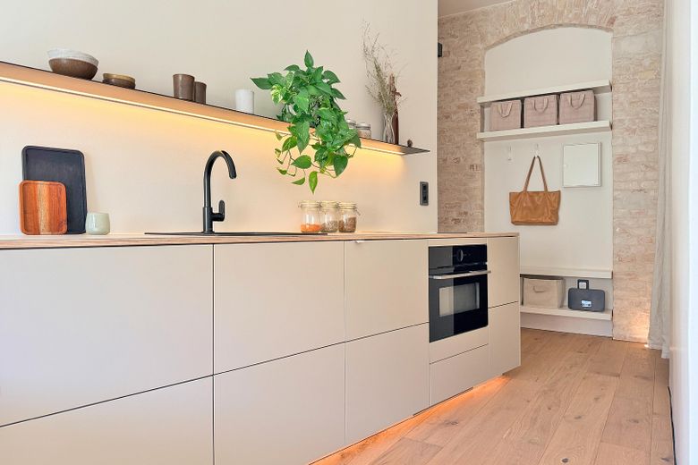 Provisionsfreies Designer-Mikro-Loft in Prenzlauer Berg – Saniert, bezugsfrei & Wertanlage – Kochen