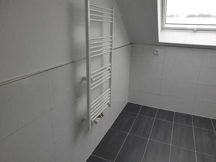 NÄHE BAHNHOF/KAUFLAND,70 m2 DACHGESCHOSS WOHNUNG ZU VERMIETEN,SOFORT FREI – Foto 8