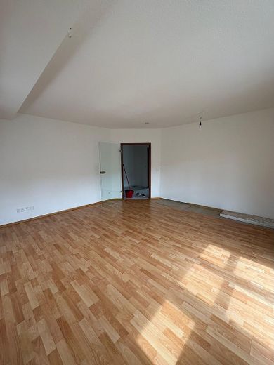 WZ mit Blick auf den Flur