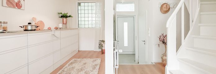 Viel Platz zum Leben – gepflegtes Reihenmittelhaus mit Garten - sofort bezugsfrei – Heller Eingangsbereich 