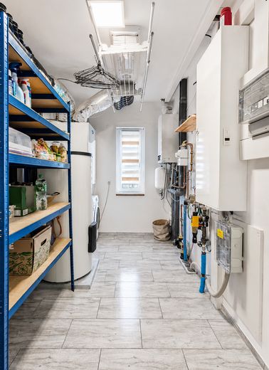 Modernes 217-m²-Familienhaus mit 8 Zimmern, PV-Speicher, Wallbox, Solar & großem Garten – Foto 21