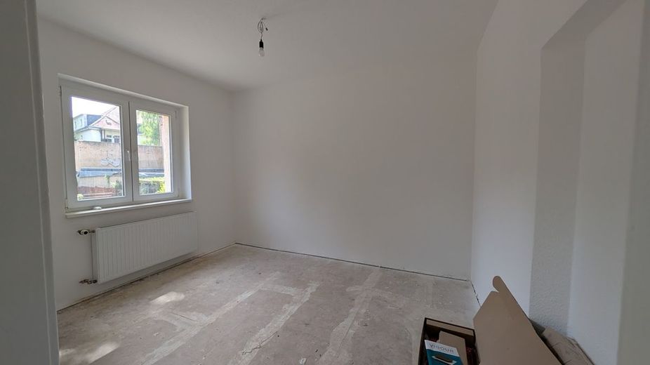 IN SANIERUNG  + WAHREN + 3 RAUM WOHNUNG + HOCHPARTERRE + BALKON – Schlafzimmer - in Sanierung