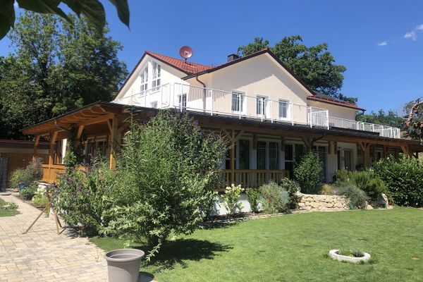 Familien-/Generationen-/work-life Domizil, 4-6 Einheiten, ca. 600 m² Wfl., 2017 kernsaniert