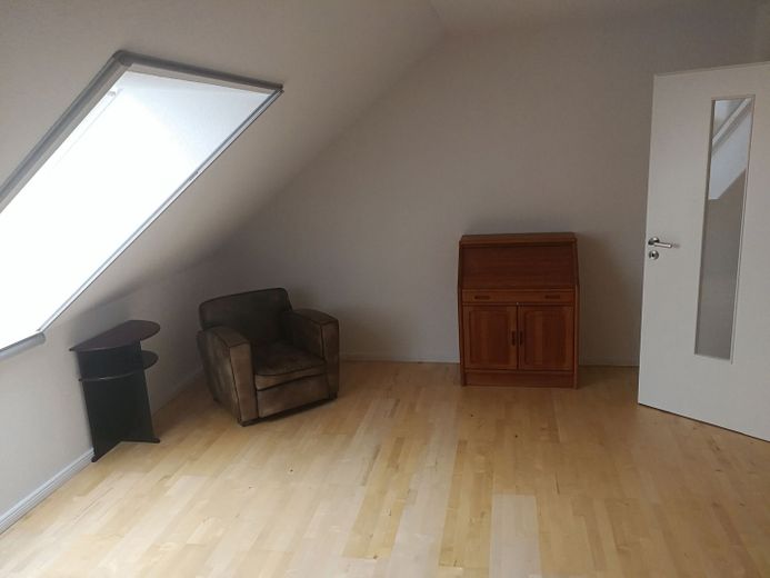 Modernes Zweifamilienhaus in Bredenbeck – Zimmer Einliegerwohnung
