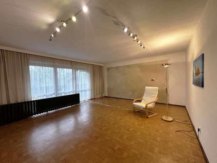 Provisionsfrei, EINFAMILIENHAUS MIT GARTEN in begehrter Wohngegend Dessau-Ziebigk – Wohnzimmer_2