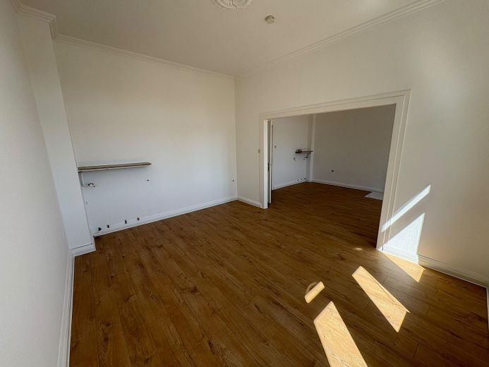 Frisch renovierte 2,5-Zimmer-Altbauwohnung mit Balkon in zentraler Lage von Solingen-Ohligs – Wohnraum 