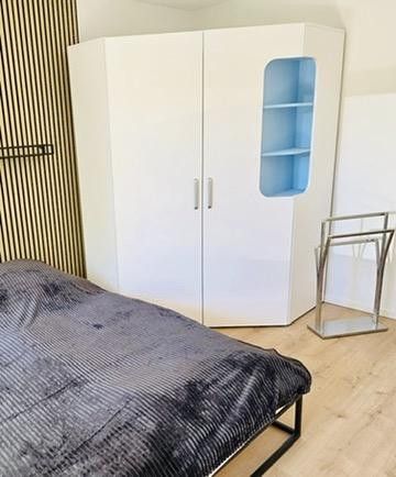 großes Schlafzimmer Schrank