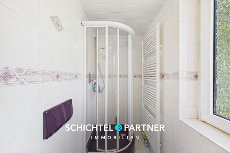 Mitte | Bezugsfrei: Stadtvilla mit 3-Einheiten oder als Einfamilienhaus – S&amp;P | Badezimmer