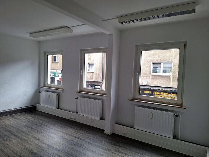 Sofort startklar: 120 m² Büro-/Praxisetage in Bestlage Borbeck - nur 2 Gehminuten zu Markt & Bahnhof – Büro 2