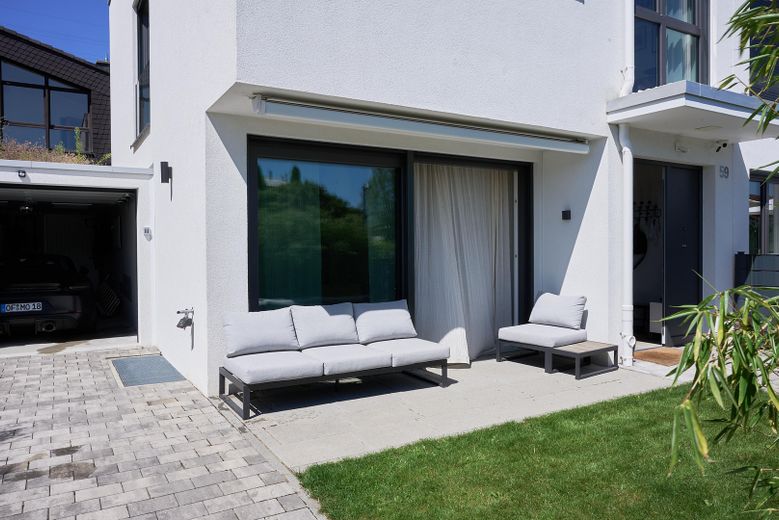 Townhouse Buchrain / Frankfurt