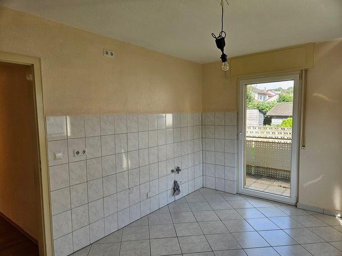 Casa bifamiliare indipendente in posizione privilegiata ai margini del paese a Königsbach-Stein – Foto 14