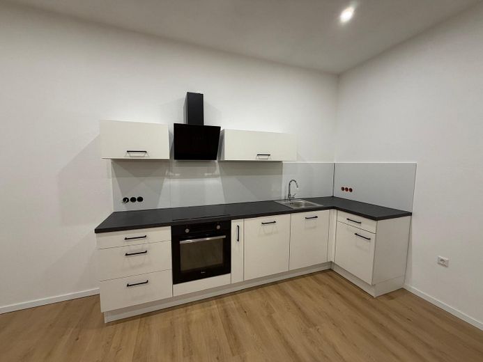 Erstbezug nach Kernsanierung! 5-Schlafzimmer-Wohnung in zentraler Lage von Pforzheim-Brötzingen – Küche