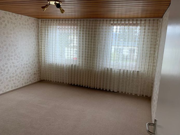 1-Familienwohnhaus mit barrierefreiem EG., nähe Zentrum – Zimmer OG - www.immobilien-heise.de