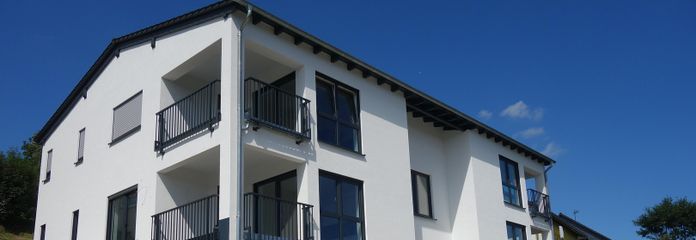 Moderne Neubau-Wohnung mit Einbauküche + großer Terrasse!