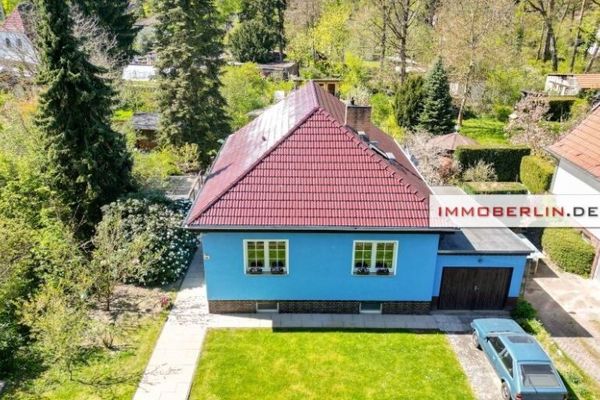 IMMOBERLIN.DE - Kleines Haus auf großem Grundstück in sehr harmonischer Lage