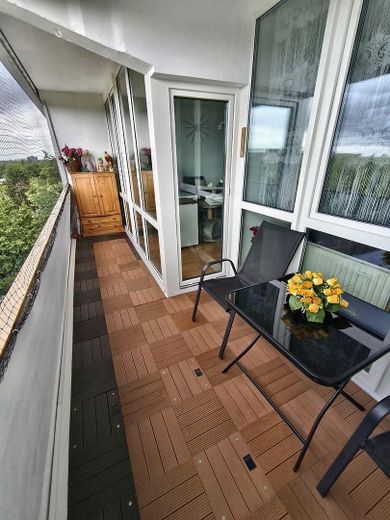 Yeni yenilenmiş 3 odalı kat mülkiyetli daire, 75 m², 7. kat, balkonlu, tamamen mobilyalı, 145.950 € – Balkon mit Ausblick